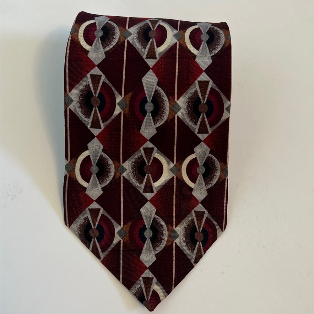 Elegant Burgundy Patterned Tie